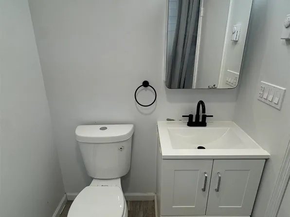 375 Whiton Street image 16 of 20