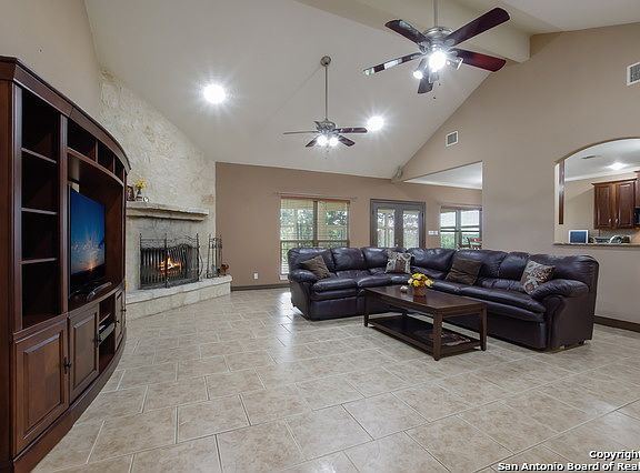 3rd image of 410 Breathless View St