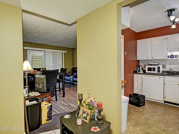 4th image of 1935 Gardiner Ln APT E70