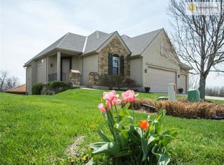 1719 S Fox Ridge Dr, Raymore, MO 64083