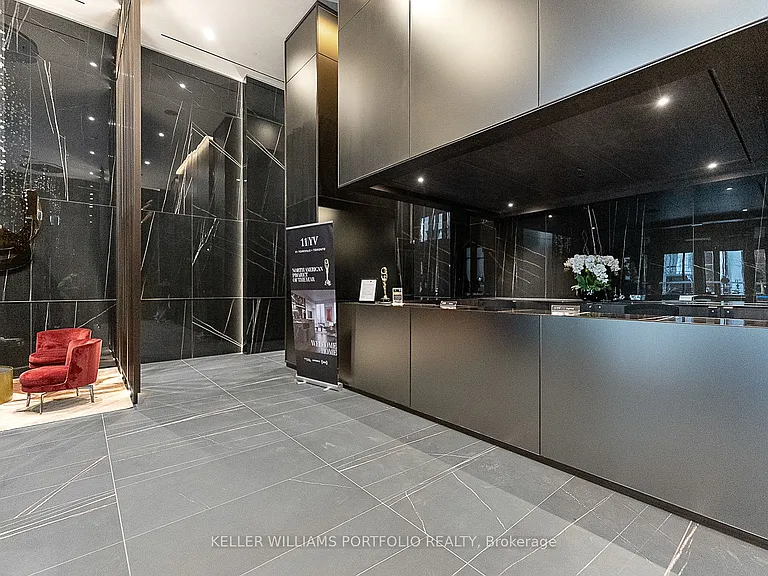 11 Yorkville Ave #2907 — Photo 28