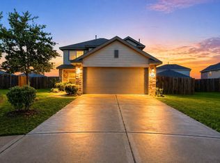 184 Kelly St, Angleton, TX 77515