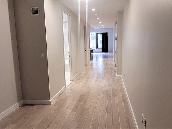 5th image of 75 Wall St APT 25A
