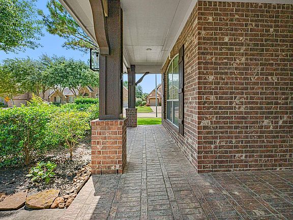 2nd image of 27903 Bracken Hurst Dr