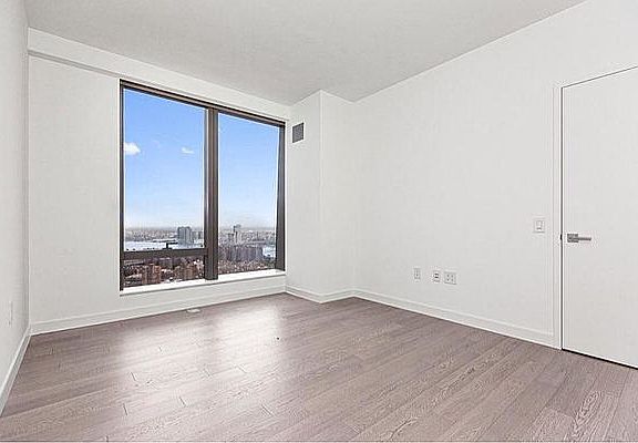 5th image of 252 South St #48F