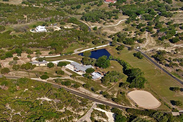 1st image of 490 Kerrville Country Dr