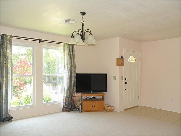 2nd image of 3109 Lonsdale Dr