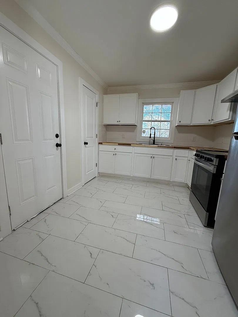 Now Leasing 3 Bedroom Home in a Peaceful Area — Photo 3
