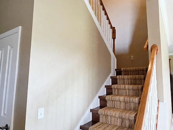 4th image of 2472 Brownwood Dr