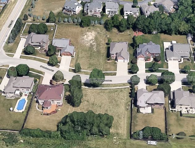 2nd image of 13531 W Oakwood Ct