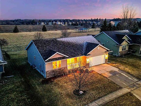 4th image of 1490 Fawn Dr