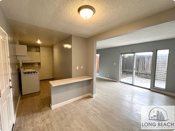 4th image of 859 W 19th St APT 8