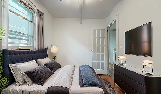 Sold by Remax City Square | media 11