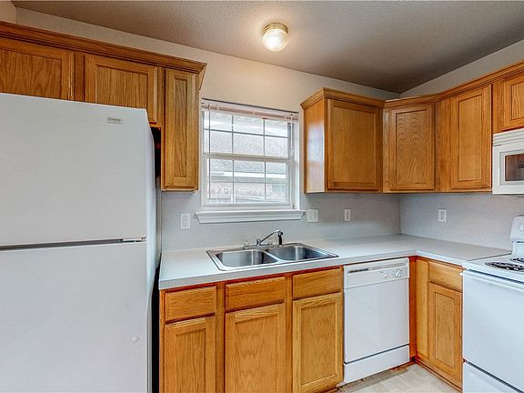 5th image of 3757 Oldenburg Ln