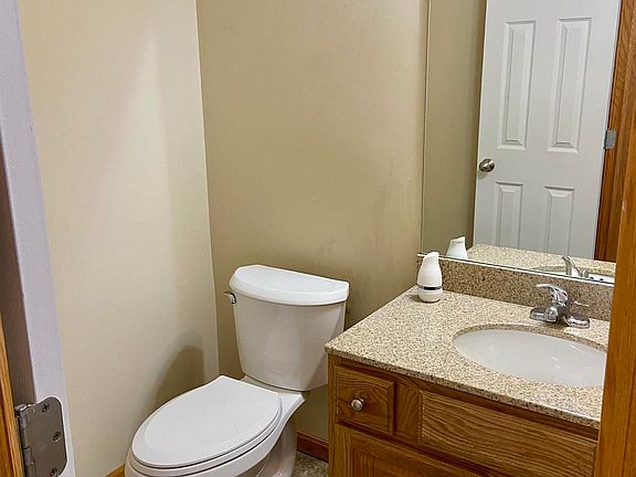 3rd image of 1831 N 176th Plz