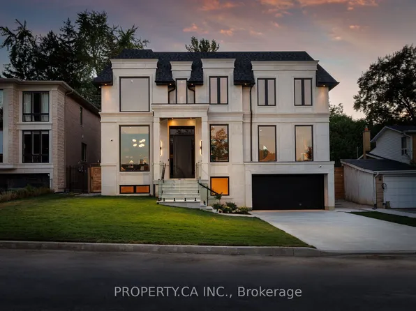 10 Grangemill Cres, Toronto, ON M3B 2J2