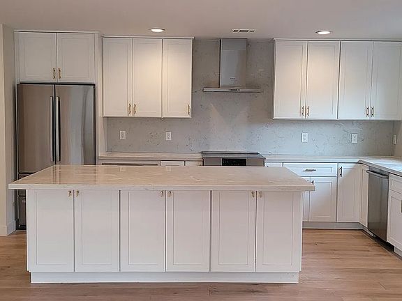 2nd image of 806 Flin Way