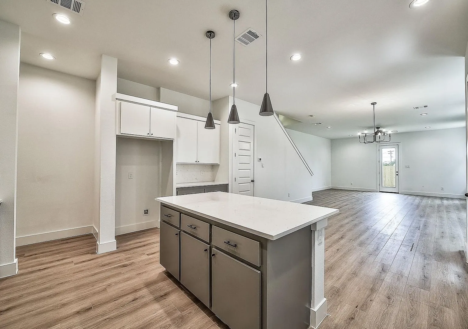 Luxury Living Redefined in the Heart of Fort Worth. — Photo 4