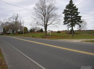 182 Sound Ave, Mattituck, NY 11952