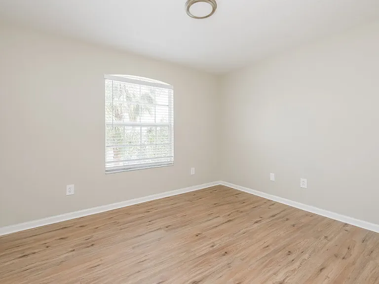 11305 Misty Isle Ln — Photo 15