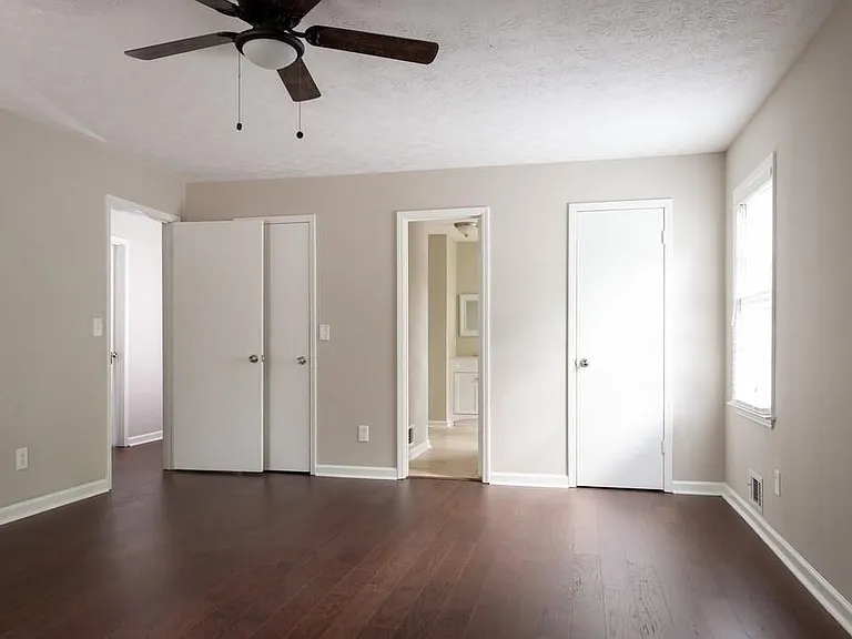 401 Freshman Dr — Photo 14