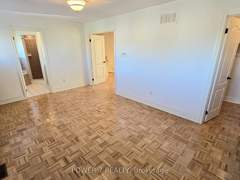 19 Wheatfield Dr — Photo 12