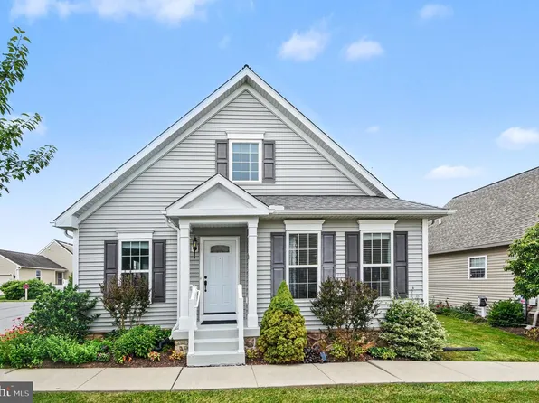 121 N Yeingst Dr, Elverson, PA 19520