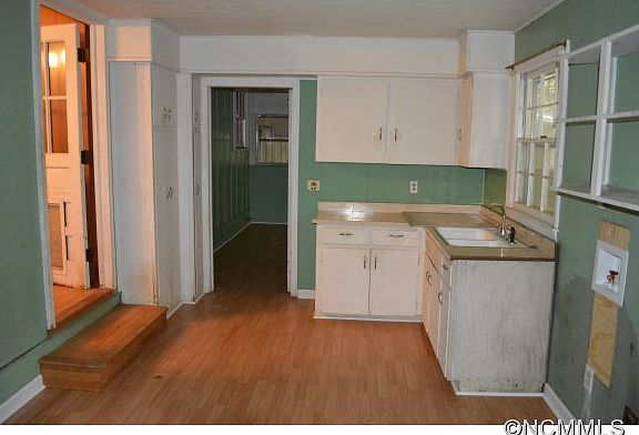 5th image of 133 Lakeview Dr
