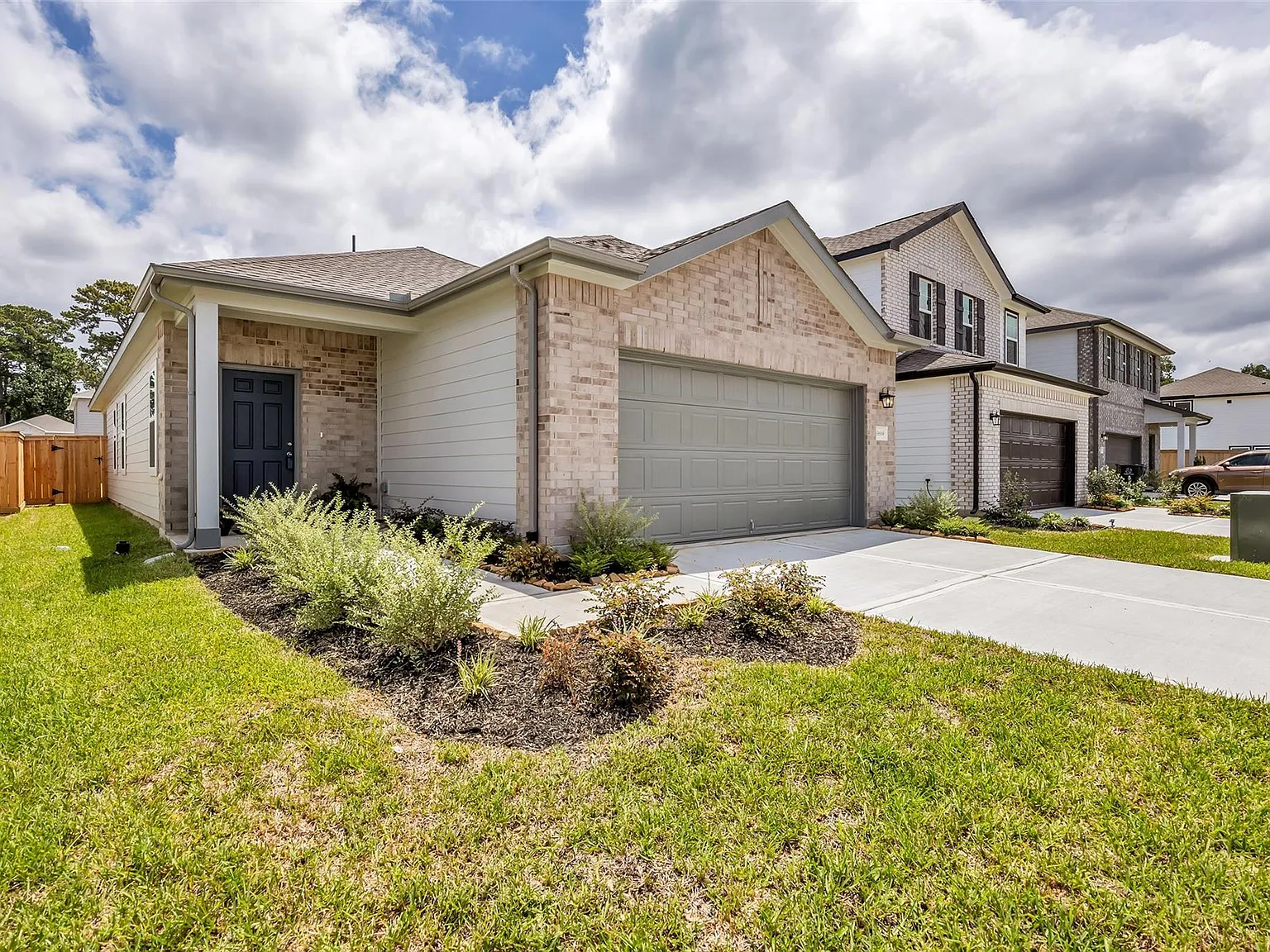 3 bed, 2.0 bath, 1412 sqft, $1,850 — Photo 1