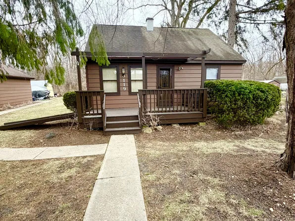 3119 1st St, Algonquin, IL 60102