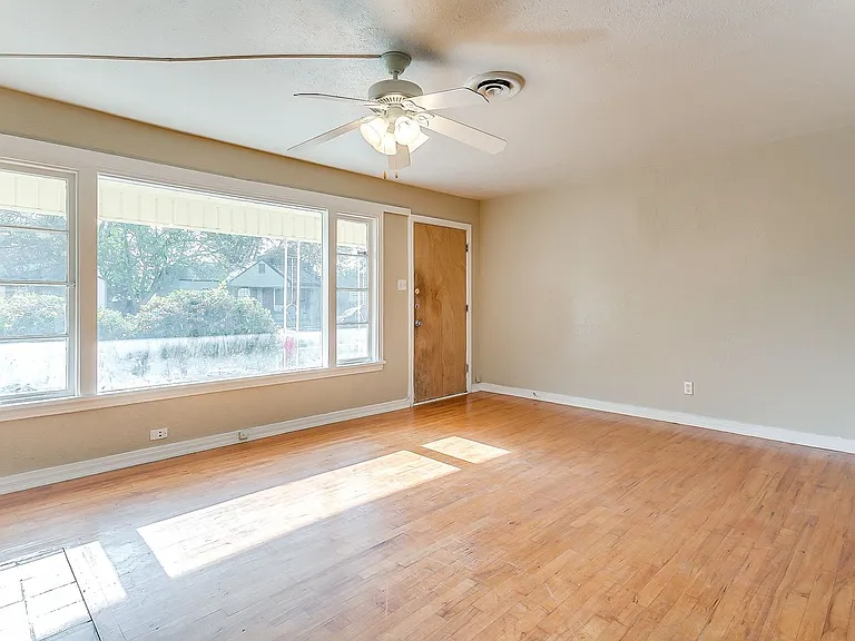 3928 Winfield Ave — Photo 6