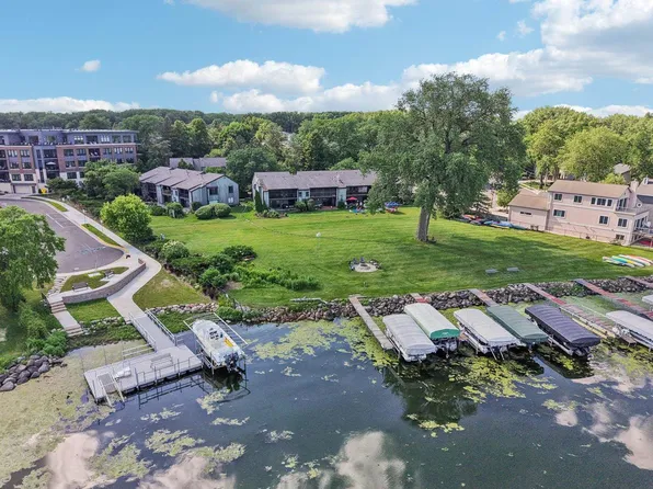 2807 Century Harbor Road #1, Middleton, WI 53562