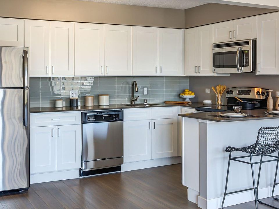 1st image of 2479 N Clark St #909