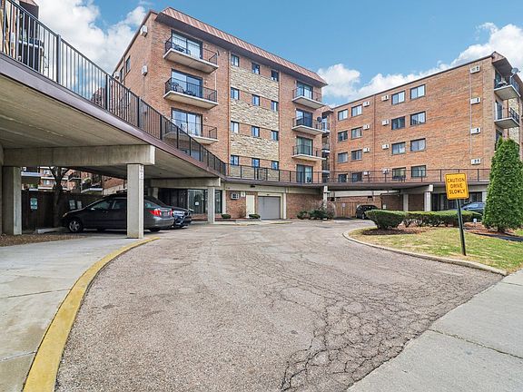 2nd image of 2333 N Neva Ave APT 101C