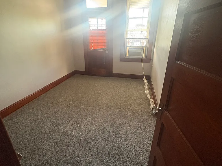 2906 Presbury St — Photo 9