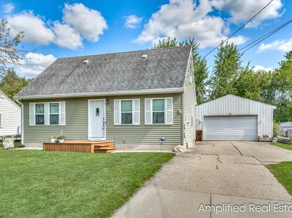 325 W Cherry St, Potterville, MI 48876