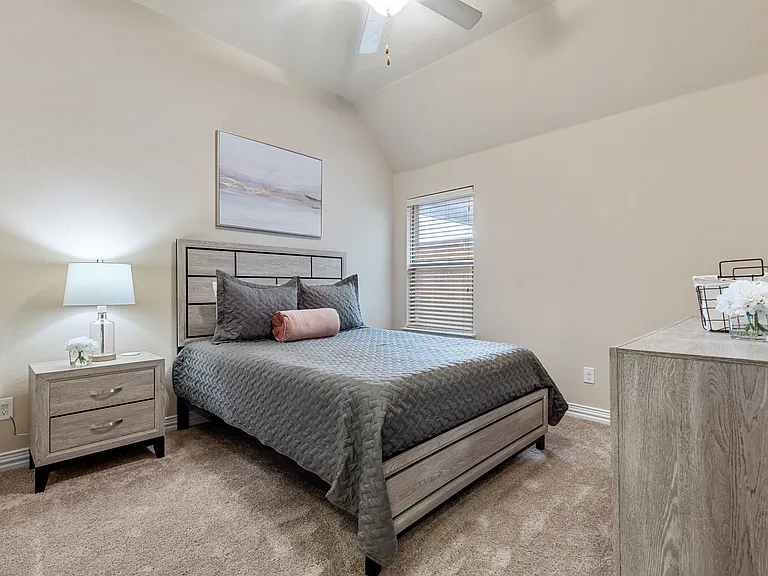 1100 Newchester Dr — Photo 11