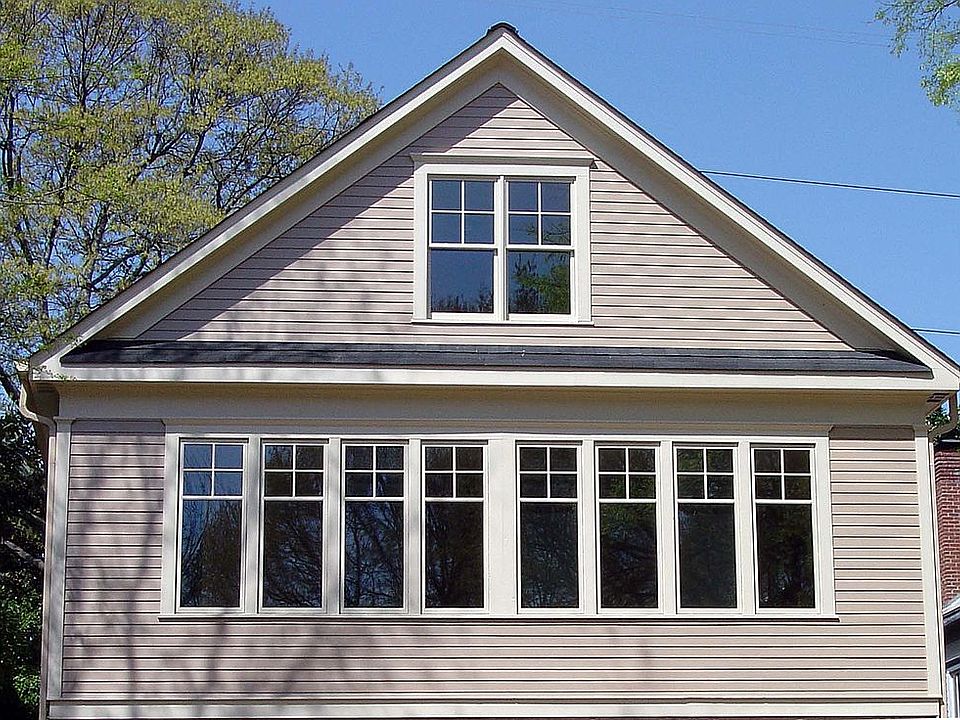 2nd image of 522 Grant St SE