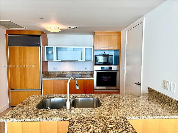 3rd image of 17201 Collins Ave APT 1806