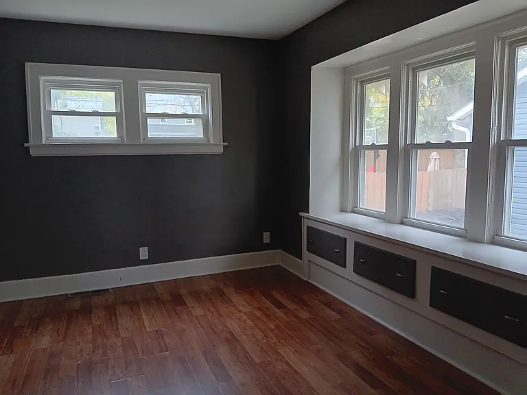 513 Storer Ave — Photo 3