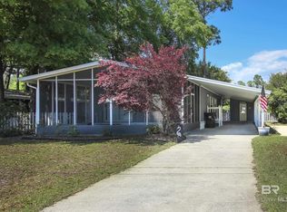 1691 Santa Cruz Dr, Lillian, AL 36549