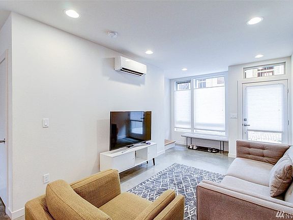 4th image of 6726 Corson Ave S #B