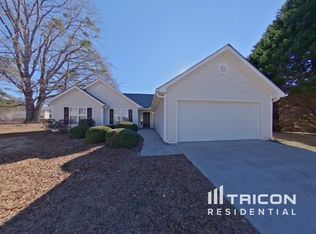 6071 Fieldwood Ln, Loganville, GA 30052