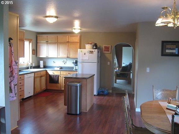 4th image of 1013 Chenowuth St