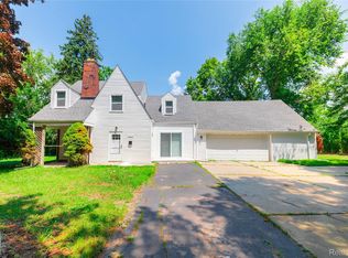 9838 Grosse Ile Pkwy, Grosse Ile, MI 48138