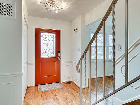 3rd image of 10228 Antietam Ave