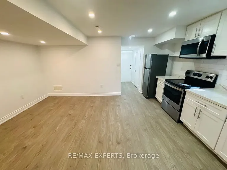 117 Baffin Cres — Photo 16
