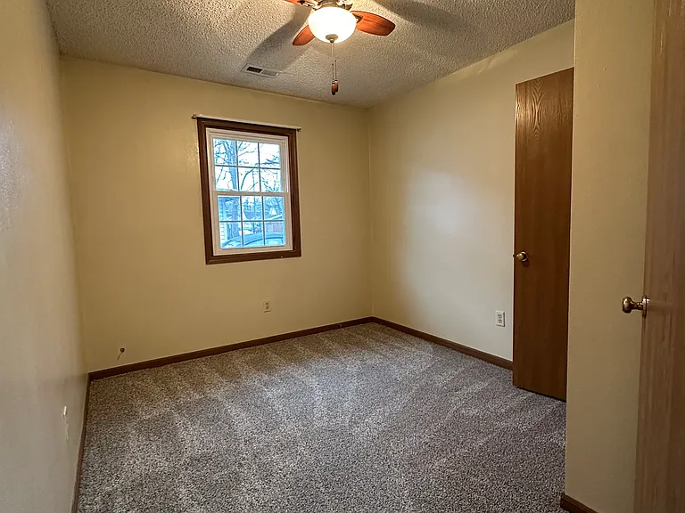 113 S Locust St — Photo 11