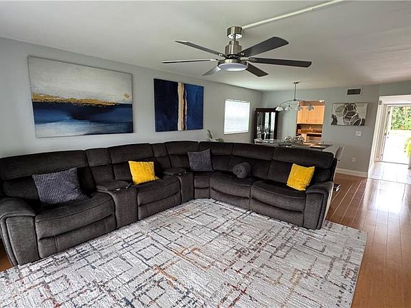 2nd image of 600 Valley Stream Dr APT F6