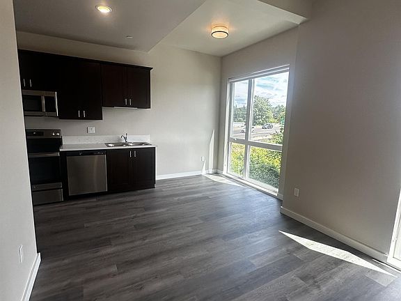 2nd image of 12547 SW Main St